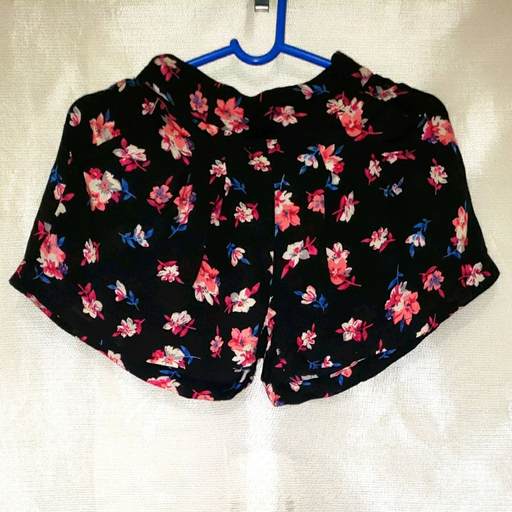 Floral design shorts